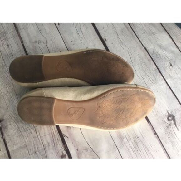 b.o.c. Born Flats Womens 9,5 M Ballet Tan Golden Casual Slip On Shoes Cap Toe - Picture 9 of 12